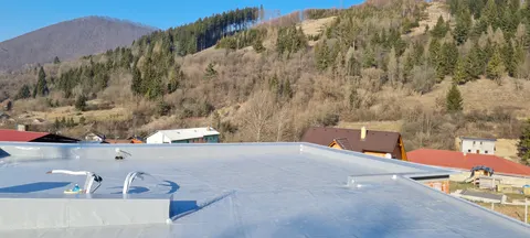 PVC strešné a izolačné práce – fotka 9